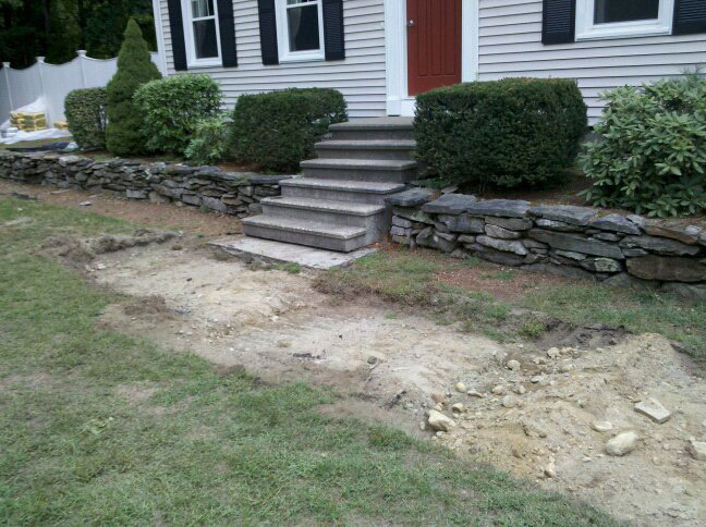 Replace wall, put in new steps and walkway – Tyngsboro – Before